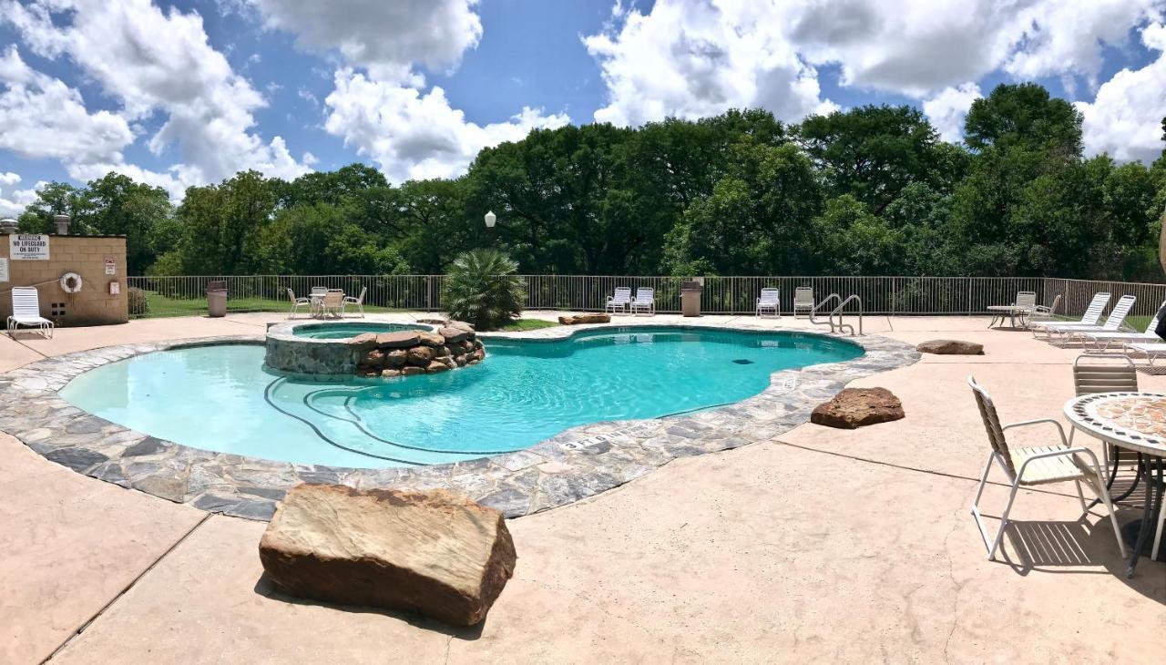 Waterwheel Retreat New Braunfels Exterior foto